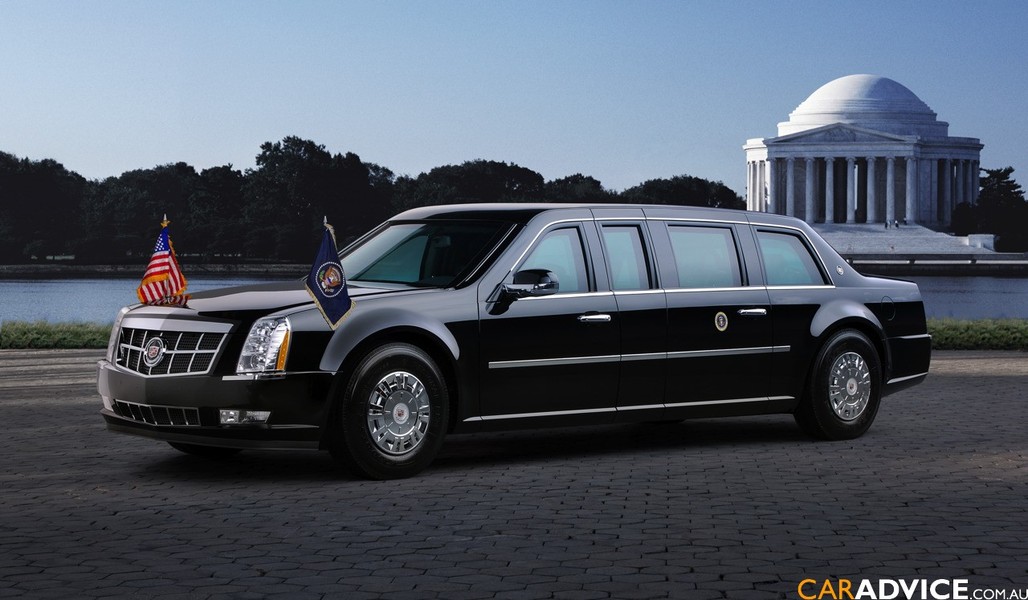 Tổng thống Mỹ Barack Obama sở hữu siêu xe Cadillac limousine bọc thép dày ít nhất 127 mm, trang bị lốp run-flat có thể chạy ở tốc độ 80 km/h khi bị bắn thủng. Nội thất xe "bọc kín" để đề phòng những cuộc tấn công bằng vũ khí hóa học.